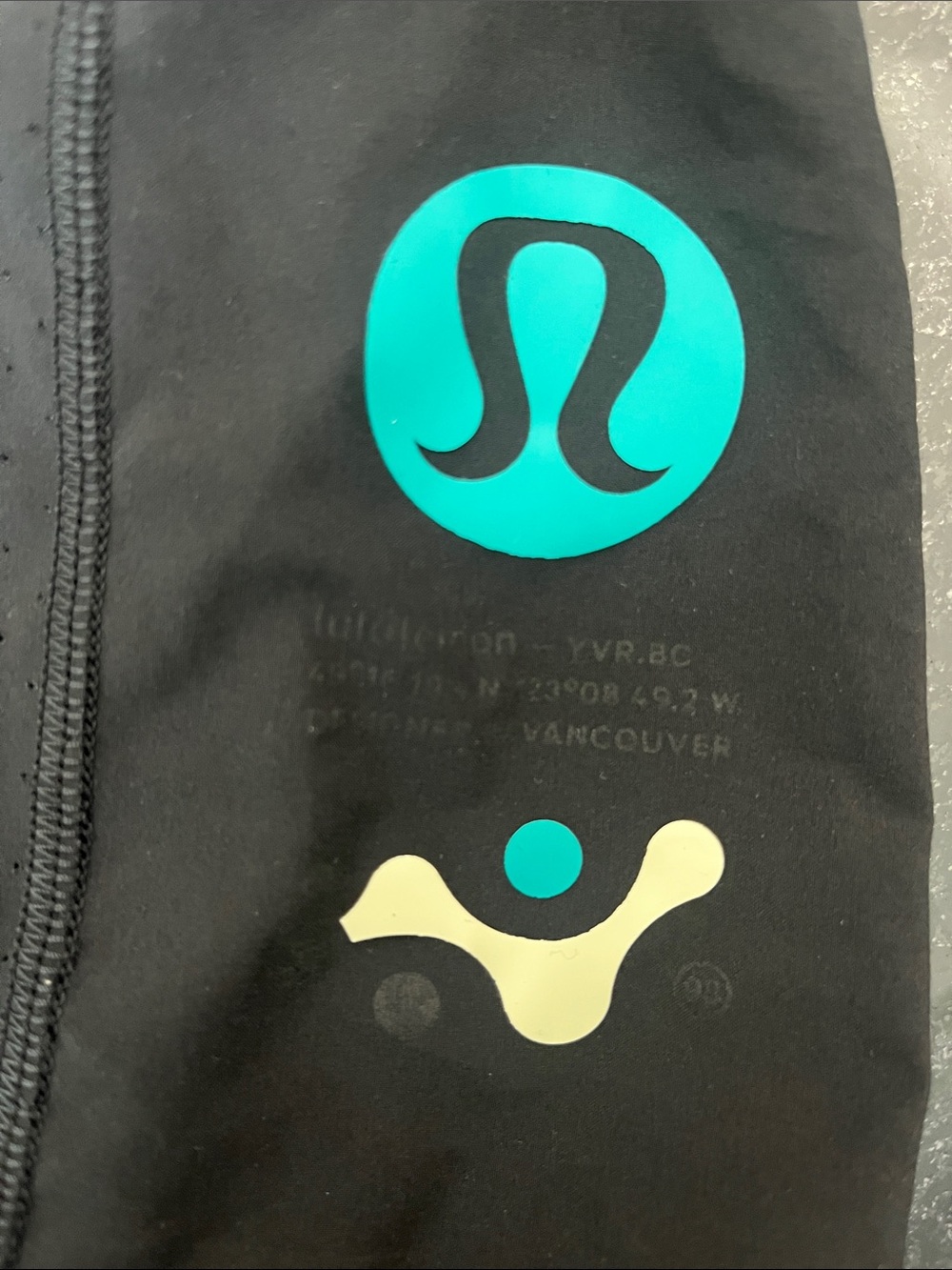 lululemon athletica Nulux Road to Trail HRShort 4” Sz-6 - Picture 10 of 10